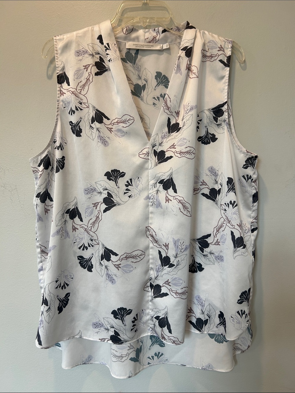 White Floral V-Neck Sleeveless Tank
